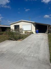 7445 SE Independence Avenue, Hobe Sound, FL 33455