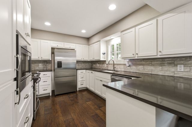 9519 Robin Meadow Drive, Dallas, TX 75243