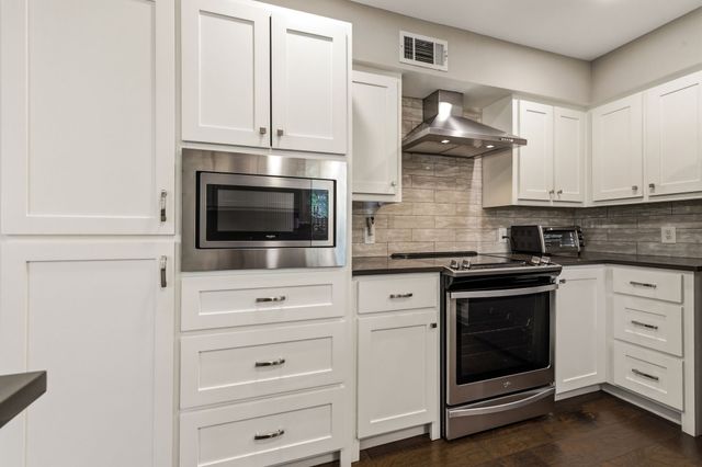 9519 Robin Meadow Drive, Dallas, TX 75243