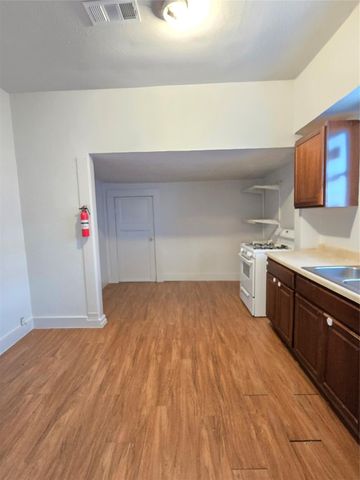 6910 Avenue K, Houston, TX 77011