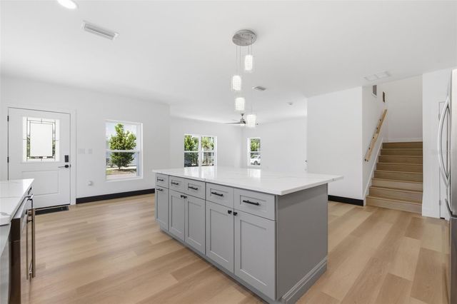 1530 12TH AVENUE S, St Petersburg, FL 33705
