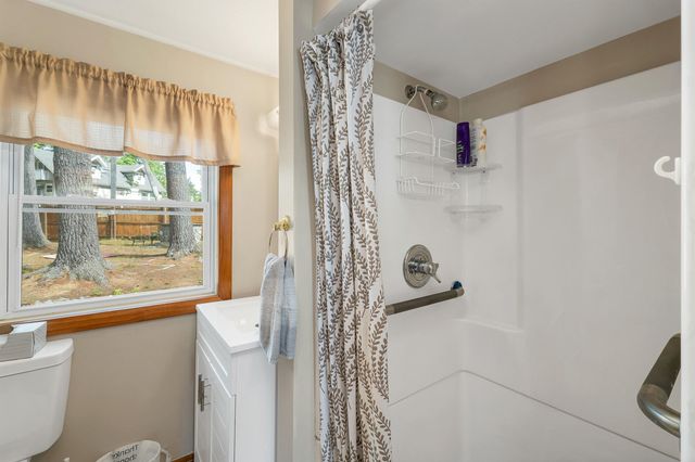 32 Bay Shore Drive, Sanbornton, NH 03269