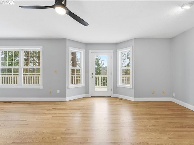 511 S CENTER St, Oregon City, OR 97045