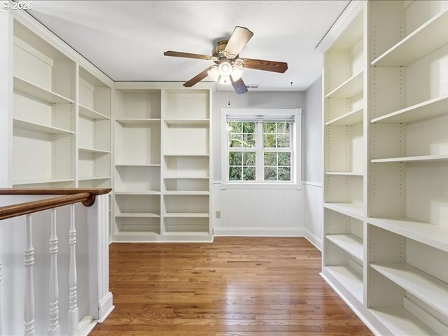 511 S CENTER St, Oregon City, OR 97045