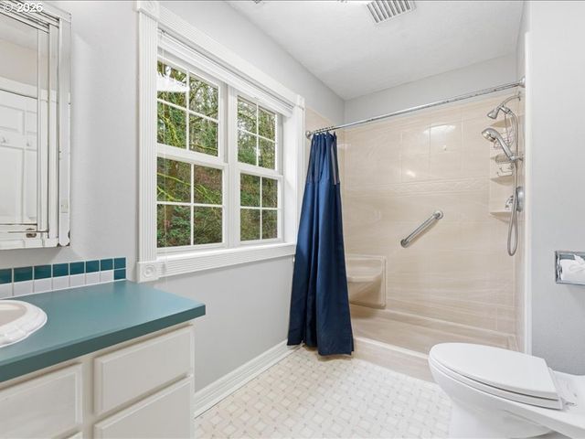 511 S CENTER St, Oregon City, OR 97045