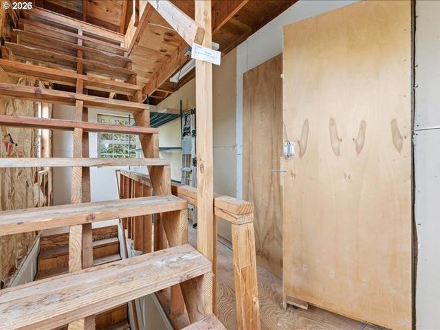 511 S CENTER St, Oregon City, OR 97045