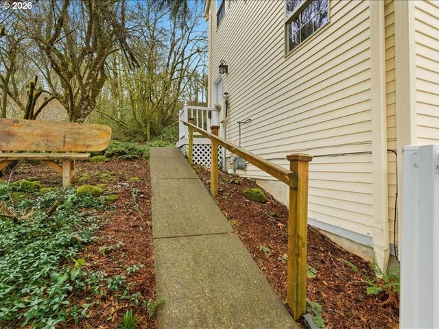 511 S CENTER St, Oregon City, OR 97045