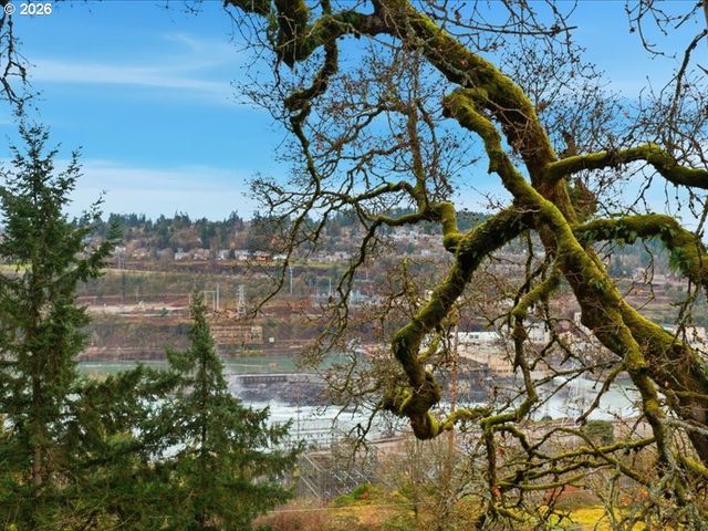 511 S CENTER St, Oregon City, OR 97045