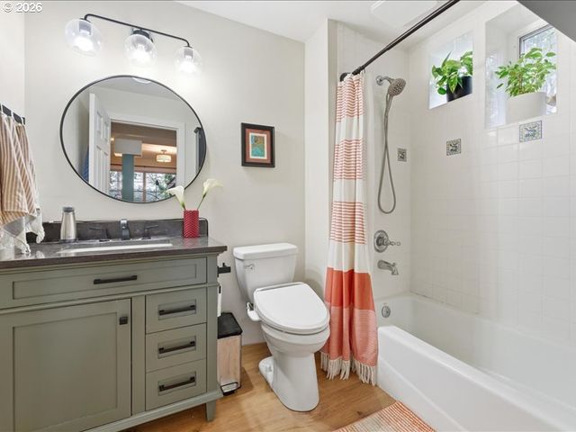 511 S CENTER St, Oregon City, OR 97045