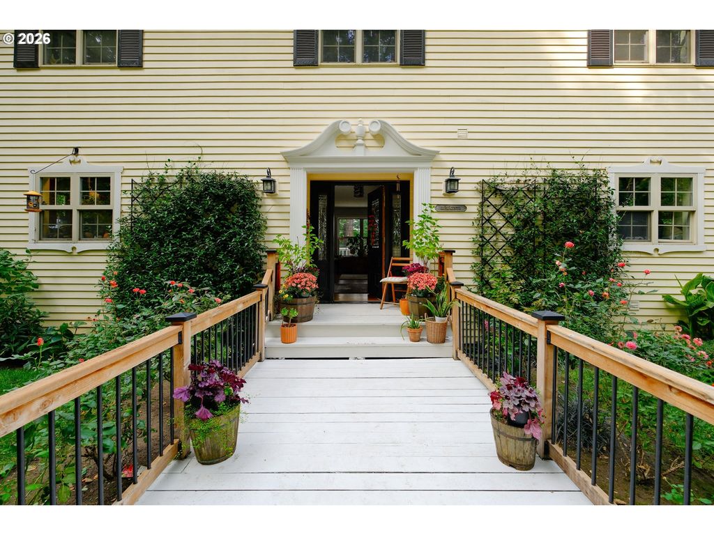 511 S CENTER St, Oregon City, OR 97045