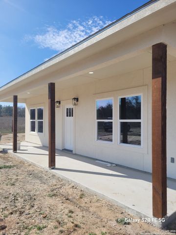 374 County Road 124, Floresville, TX 78114