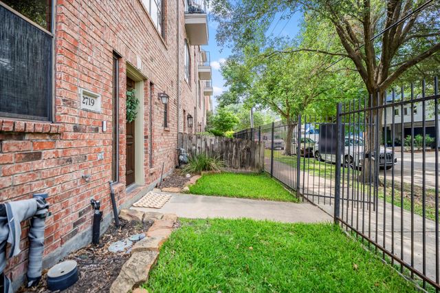 2719 La Branch Street, Houston, TX 77004