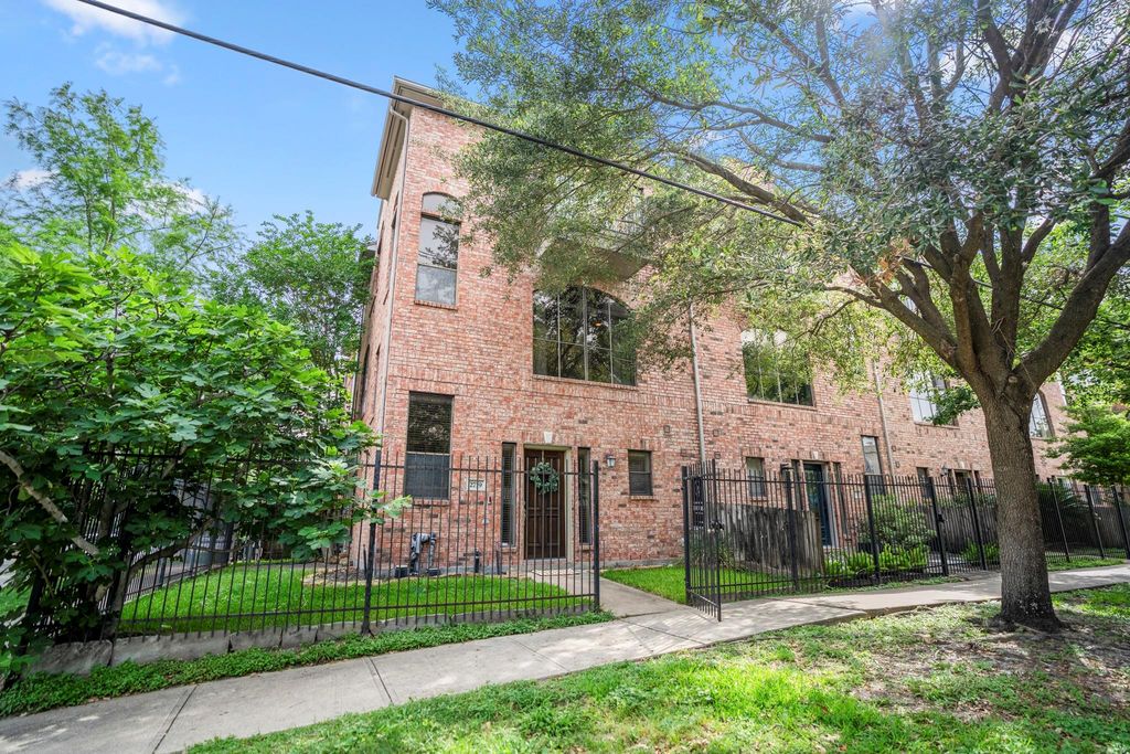 2719 La Branch Street, Houston, TX 77004