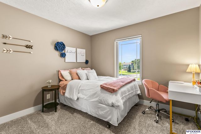19752 N Street, Omaha, NE 68135