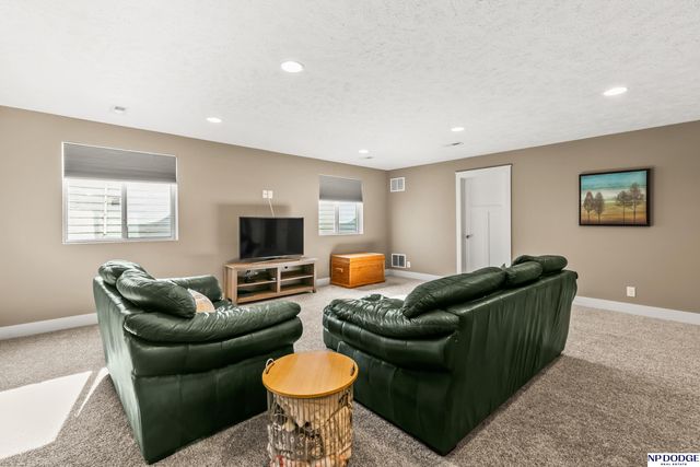 19752 N Street, Omaha, NE 68135