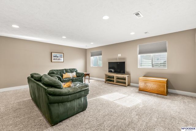 19752 N Street, Omaha, NE 68135