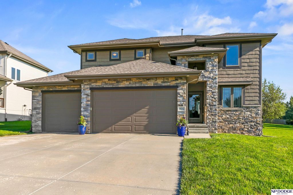 19752 N Street, Omaha, NE 68135