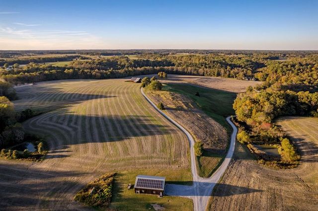 1050 Pine Creek Falls Rd, Smithville, TN 37166