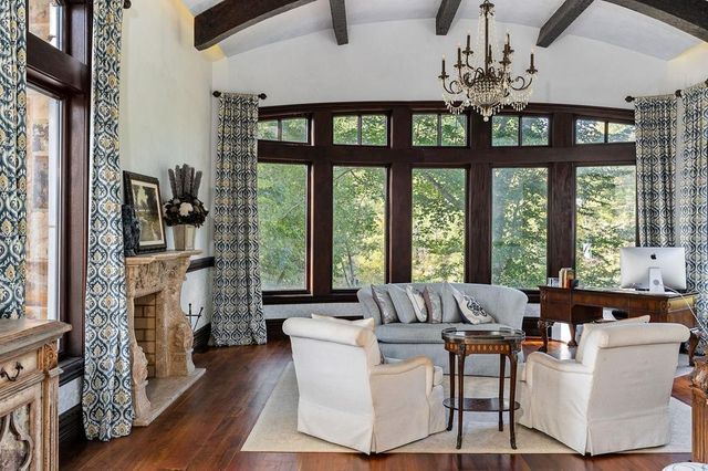 1050 Pine Creek Falls Rd, Smithville, TN 37166