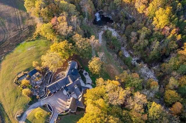 1050 Pine Creek Falls Rd, Smithville, TN 37166