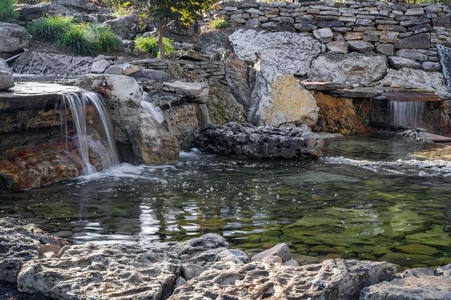 1050 Pine Creek Falls Rd, Smithville, TN 37166