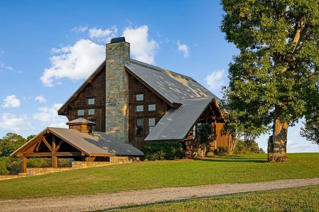 1050 Pine Creek Falls Rd, Smithville, TN 37166