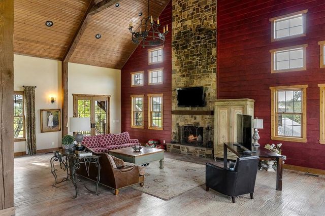 1050 Pine Creek Falls Rd, Smithville, TN 37166