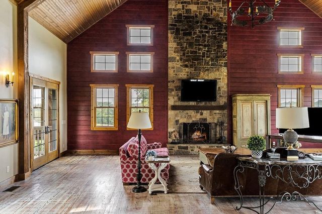 1050 Pine Creek Falls Rd, Smithville, TN 37166