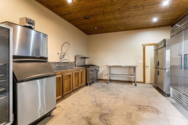 1050 Pine Creek Falls Rd, Smithville, TN 37166