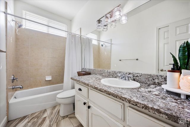 14904 Central Coast Street, Bakersfield, CA 93314