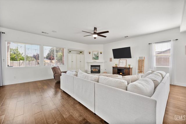 14904 Central Coast Street, Bakersfield, CA 93314