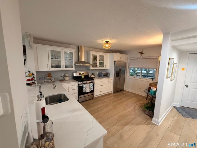 5 Mansfield Grove Road 146, East Haven, CT 06512