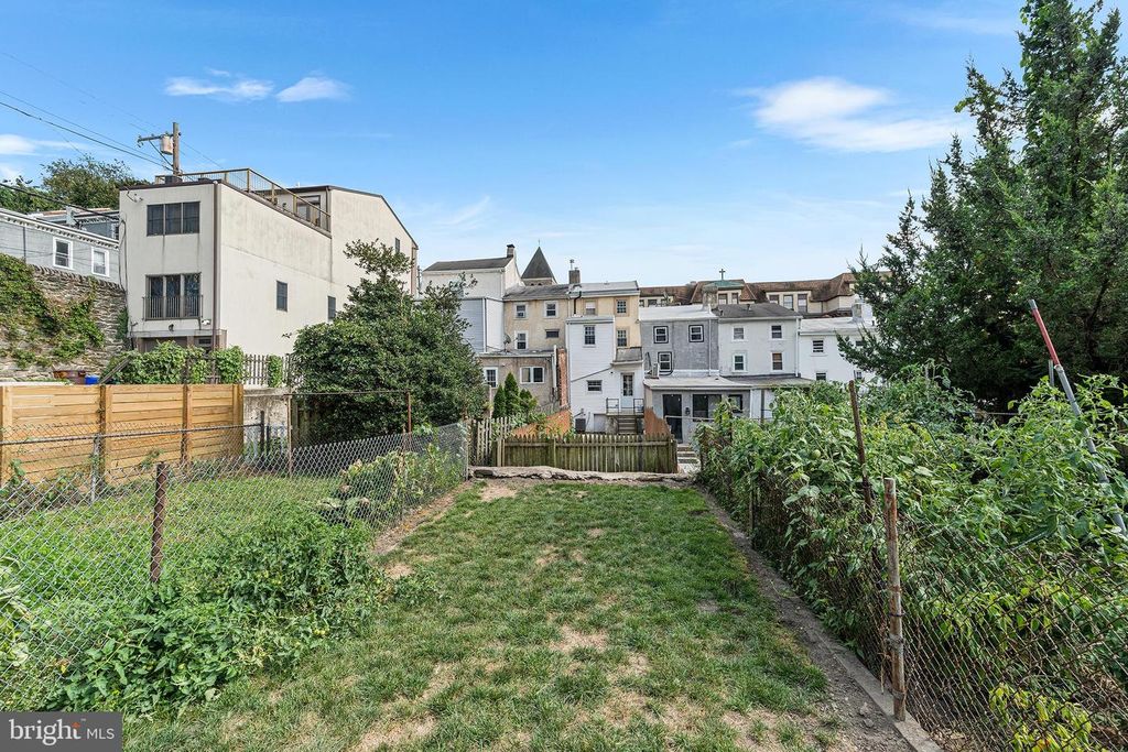 177 LEVERING ST, Philadelphia, PA 19127