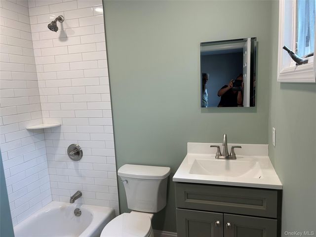 85 Ralph Avenue, Babylon, NY 11702