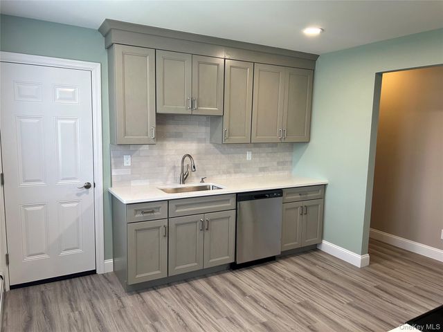 85 Ralph Avenue, Babylon, NY 11702