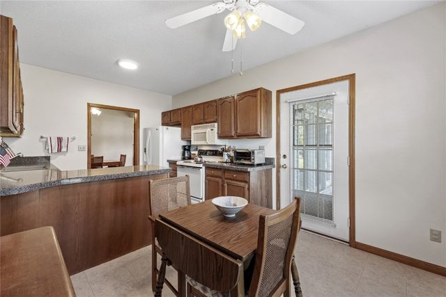 4645 Westchester Drive NE A, Cedar Rapids, IA 52402