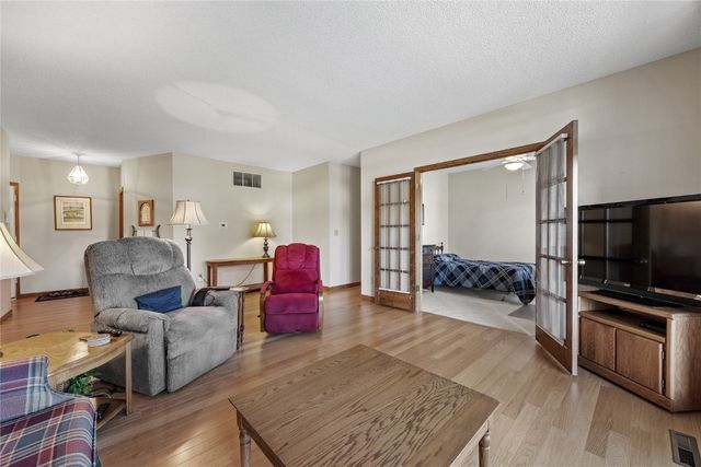 4645 Westchester Drive NE A, Cedar Rapids, IA 52402