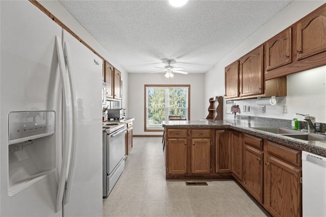 4645 Westchester Drive NE A, Cedar Rapids, IA 52402