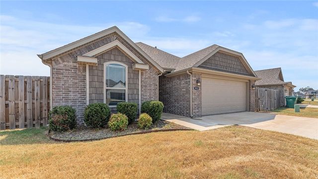 951 Lakeview Drive, Centerton, AR 72719