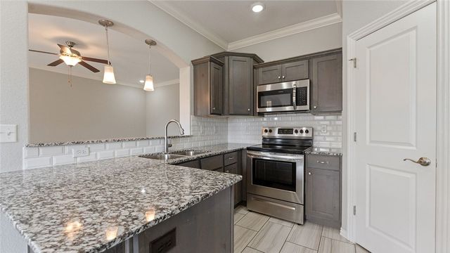 951 Lakeview Drive, Centerton, AR 72719