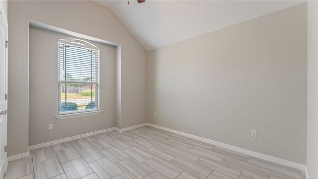 951 Lakeview Drive, Centerton, AR 72719