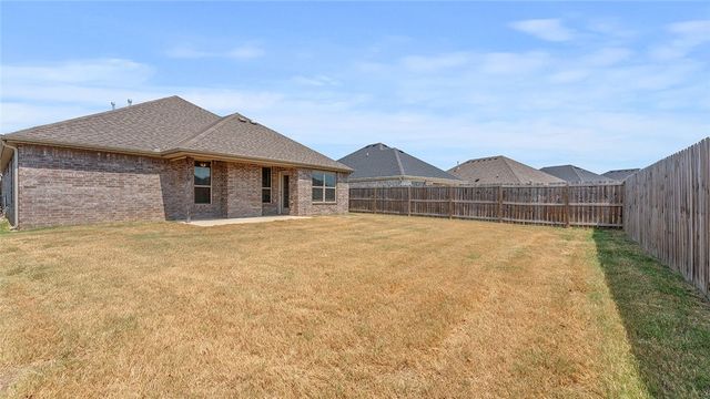 951 Lakeview Drive, Centerton, AR 72719