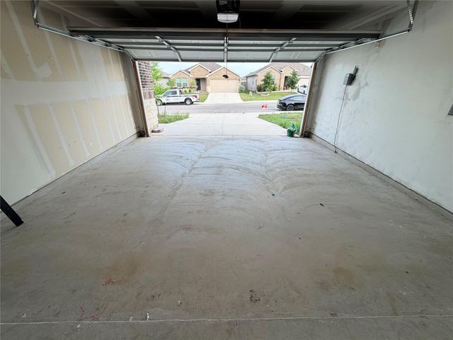 821 Gerardia CT, Seguin, TX 78155