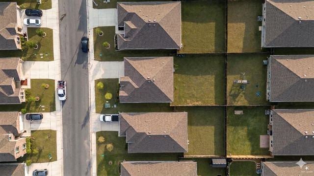 821 Gerardia CT, Seguin, TX 78155