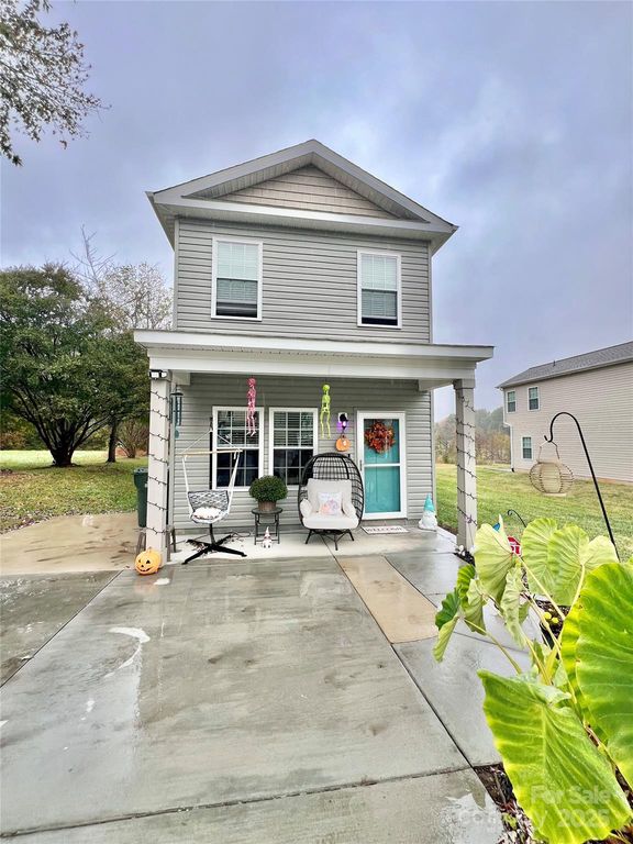 1781 17th Avenue NE, Hickory, NC 28601