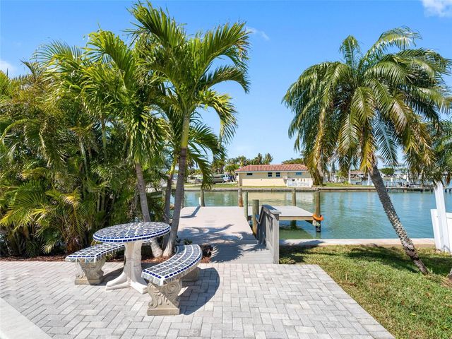 562 JOHNS PASS AVENUE, Madeira Beach, FL 33708