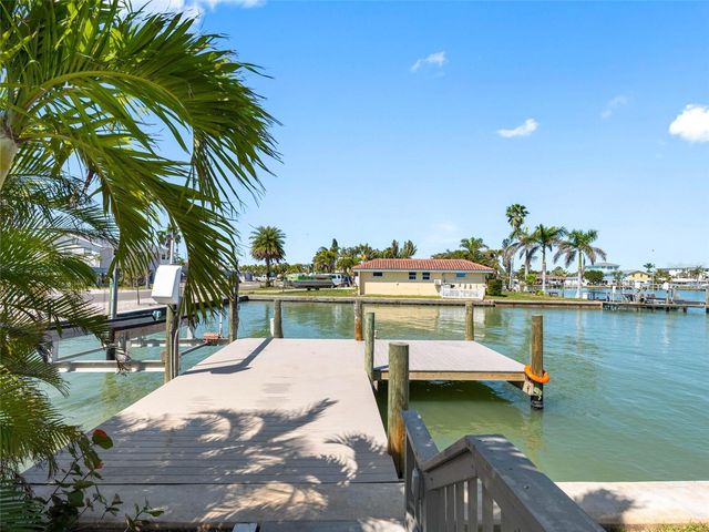 562 JOHNS PASS AVENUE, Madeira Beach, FL 33708