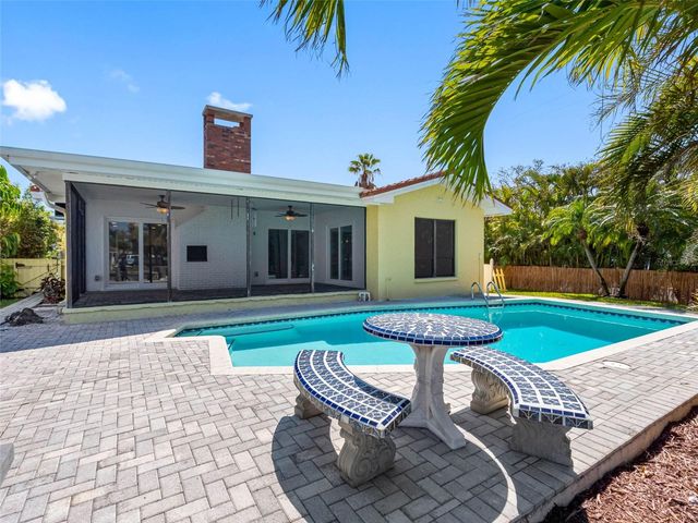 562 JOHNS PASS AVENUE, Madeira Beach, FL 33708