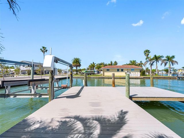 562 JOHNS PASS AVENUE, Madeira Beach, FL 33708