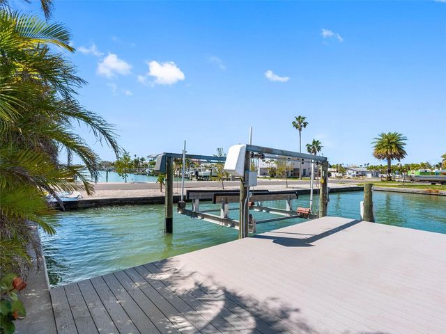 562 JOHNS PASS AVENUE, Madeira Beach, FL 33708